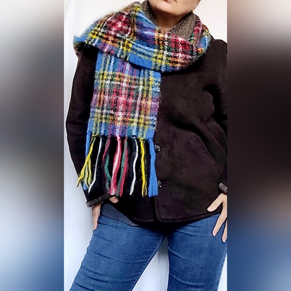 Creagaran Wool & Mohair Scarf Made in Scotland, Plaid Fringe, Multicolor. - Picture 10 of 12
